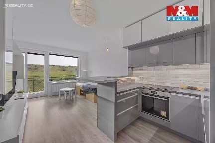 Prodej bytu 1+kk 33 m² U Hostavického potoka, Praha - Hostavice