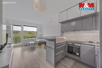 Prodej bytu 1+kk 33 m² U Hostavického potoka, Praha - Hostavice