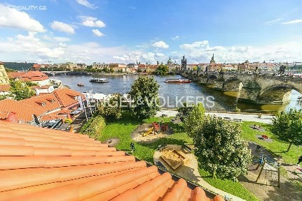 Pronájem bytu 2+kk 82 m² Na Kampě, Praha - Malá Strana
