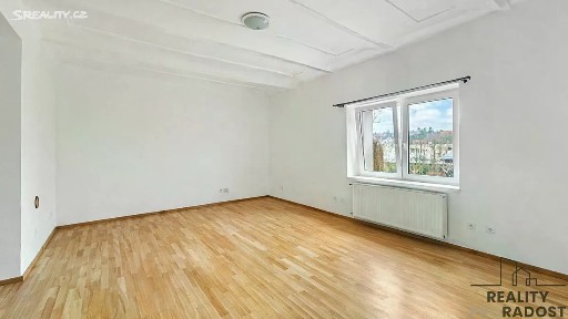 Pronájem bytu 1+1 70 m² Hlavní, Třebotov