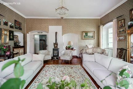 Prodej rodinného domu 430 m², pozemek 1640 m² Církvice
