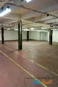 Pronájem skladového prostoru 840 m²