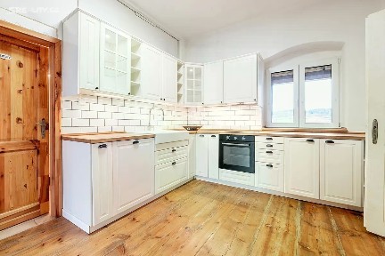 Prodej vícegeneračního domu 240 m², pozemek 354 m² nám. T. G. Masaryka, Švihov