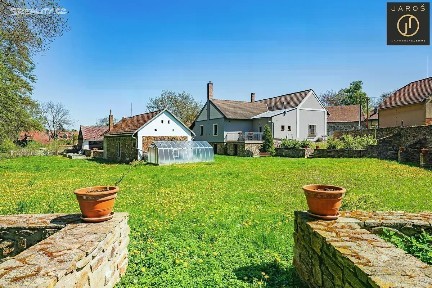 Prodej zemědělské usedlosti 167 m², pozemek 5209 m² Červené Pečky