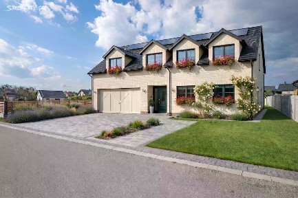 Prodej rodinného domu 355 m², pozemek 786 m² Spojovací, Křinec