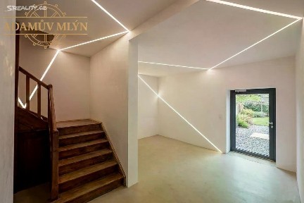Prodej rodinného domu 670 m², pozemek 29000 m² Lichnov