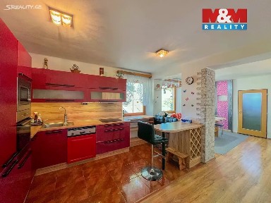 Prodej rodinného domu 450 m², pozemek 1562 m² Strašín
