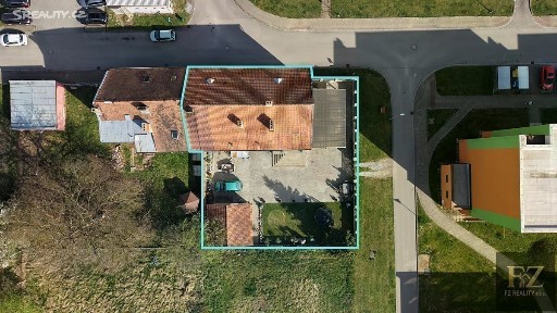 Prodej rodinného domu 330 m², pozemek 656 m² Komenského, České Velenice