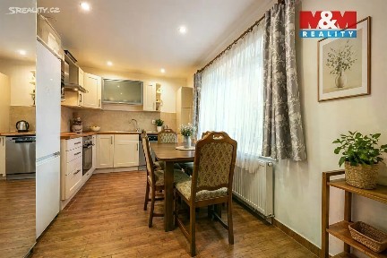 Prodej rodinného domu 105 m², pozemek 1008 m²