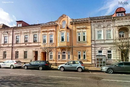 Prodej rodinného domu 330 m², pozemek 359 m²
