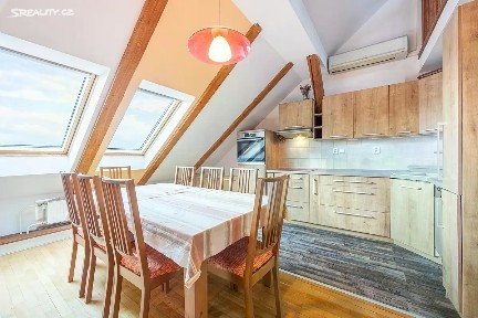 Prodej bytu 4+kk 175 m² Amurská, Praha - Vršovice
