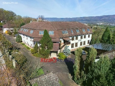 Prodej komerční nemovitosti 2300 m²