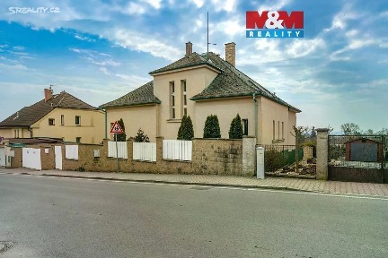 Prodej rodinného domu 431 m², pozemek 1272 m² Komenského, Dobrovice