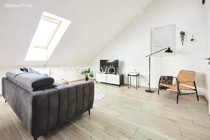 Prodej bytu 1+kk 30 m² Strakonická, Praha - Smíchov