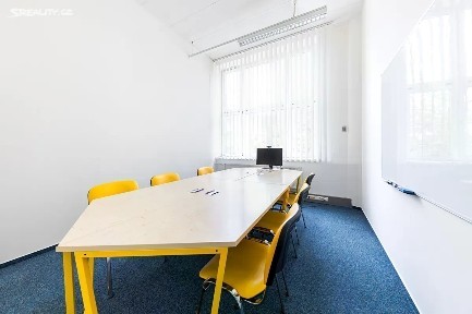 Pronájem kanceláře 200 m² Na okraji, Praha - Veleslavín
