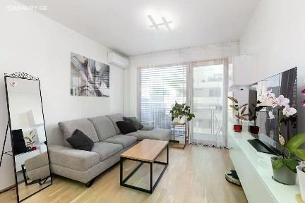 Pronájem bytu 2+kk 48 m² Univerzitní, Praha - Malešice