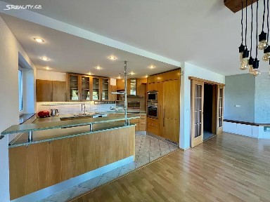 Prodej bytu 6 pokojů a více 167 m²