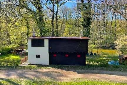 Prodej chaty 65 m², pozemek 86 m² Káraný