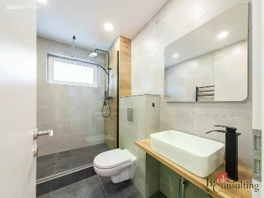 Pronájem bytu 2+kk 37 m² Cottonové, Ostrava - Mariánské Hory
