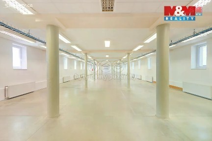 Pronájem skladového prostoru 1187 m²