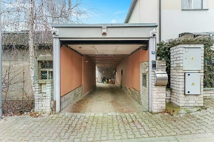 Prodej rodinného domu 200 m², pozemek 376 m² Sklenská, Praha - Kyje