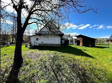 Prodej rodinného domu 100 m², pozemek 1419 m² Huslenky