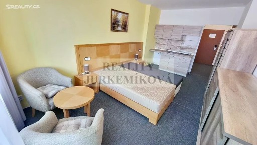 Pronájem bytu 1+kk 30 m² Frymburk