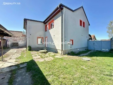 Prodej rodinného domu 179 m², pozemek 414 m² Kozomín
