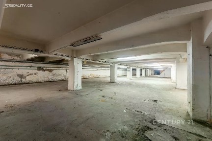 Pronájem skladového prostoru 700 m²