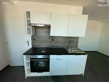 Pronájem bytu 1+kk 26 m² Žižkovo náměstí, Chomutov