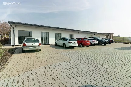 Pronájem kanceláře 420 m²