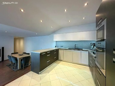 Prodej rodinného domu 192 m², pozemek 985 m² Vlčnov