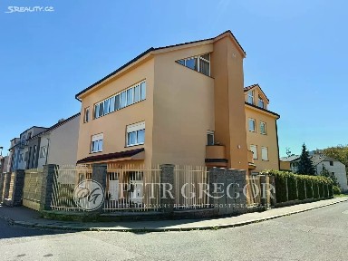 Pronájem kanceláře 108 m² Modřínová, Praha - Kobylisy