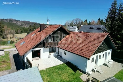 Prodej rodinného domu 444 m², pozemek 2226 m² Stožec