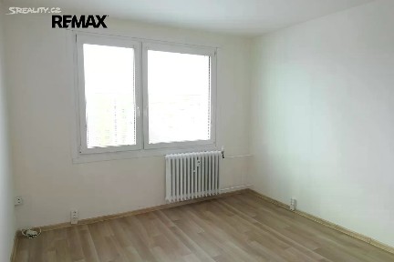 Pronájem bytu 1+kk 20 m² Hrádecká, Plzeň - Doubravka