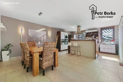 Prodej rodinného domu 308 m², pozemek 1455 m² Na Jaroši, Předboj