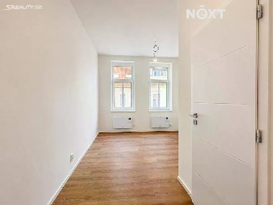 Prodej bytu 1+kk 16 m² Kolmá, Praha - Vysočany