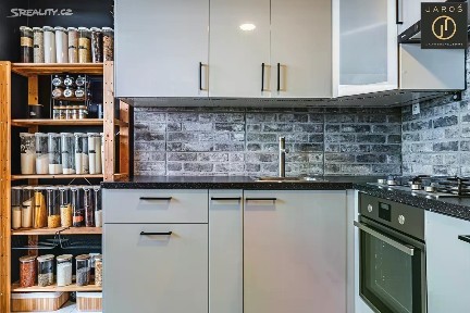 Prodej bytu 3+1 68 m² Italská, Kladno - Kročehlavy