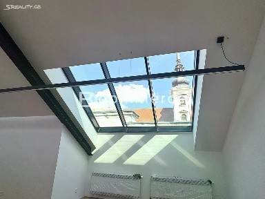 Pronájem kanceláře 186 m²
