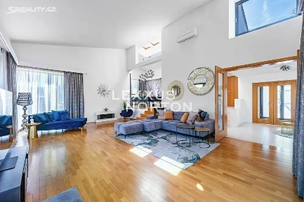 Prodej rodinného domu 348 m², pozemek 1069 m² V Šáreckém údolí, Praha - Dejvice