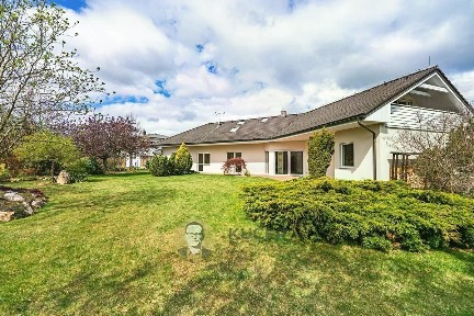 Prodej rodinného domu 488 m², pozemek 1376 m² Skřivanová, Jesenice - Zdiměřice