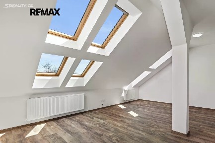 Prodej bytu 1+kk 43 m² Železničního pluku, Pardubice - Zelené Předměstí