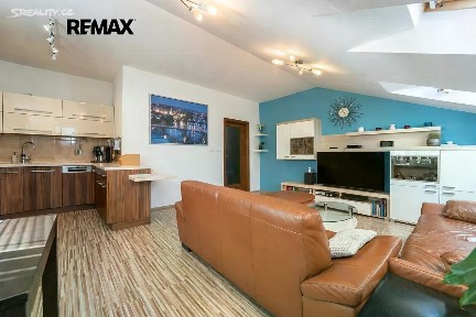 Prodej bytu 3+kk 88 m² Za Hotelem, Nupaky