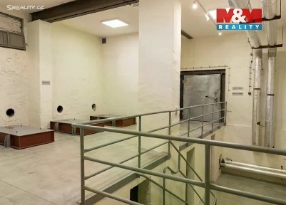 Pronájem skladového prostoru 100 m² nábřeží Závodu míru, Pardubice - Zelené Předměstí