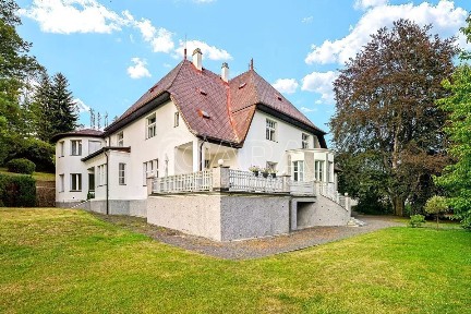 Prodej komerční nemovitosti 747 m²