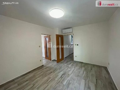 Pronájem bytu 2+1 38 m² Zámecká, Mikulov