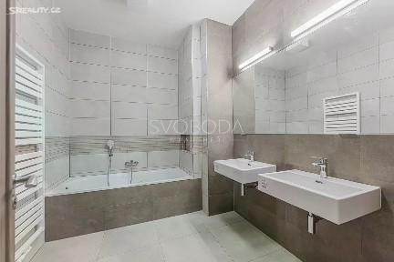 Pronájem bytu 4+kk 99 m² Mánesova, Hradec Králové