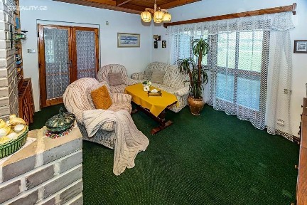 Prodej rodinného domu 97 m², pozemek 2313 m² Straky