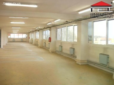 Pronájem skladového prostoru 456 m² Ve žlíbku, Praha - Horní Počernice