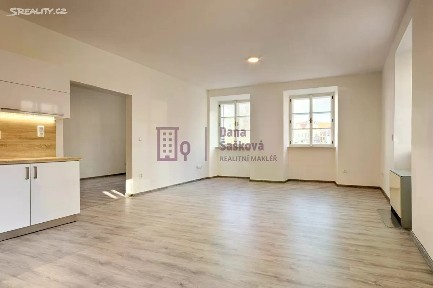 Pronájem bytu 2+kk 72 m² nám. Míru, Jindřichův Hradec - Jindřichův Hradec I